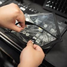 Filmsticks Linney Pouch - Dual-Compartment Transparent Organiser